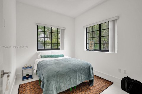Apartment in Coral Gables, Florida 2 bedrooms, 83.61 sq.m. № 2149248 - photo 8