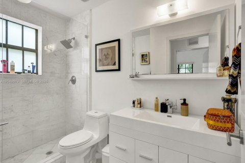 Apartment in Coral Gables, Florida 2 bedrooms, 83.61 sq.m. № 2149248 - photo 11