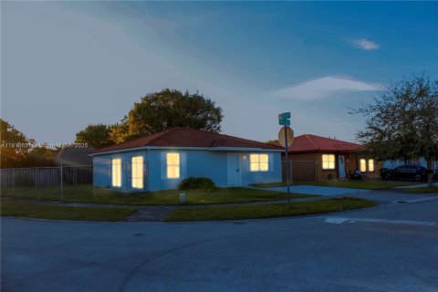 Casa en venta en Homestead, Florida, 3 dormitorios, 113.43 m2 № 1768303 - foto 3