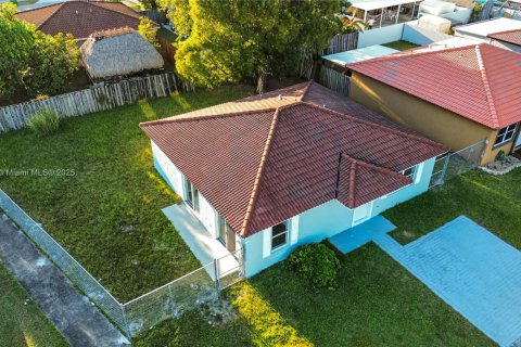 Casa en venta en Homestead, Florida, 3 dormitorios, 113.43 m2 № 1768303 - foto 4
