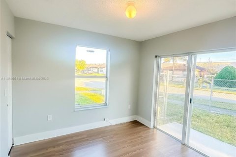 Casa en venta en Homestead, Florida, 3 dormitorios, 113.43 m2 № 1768303 - foto 13