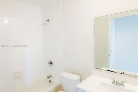 Casa en venta en Homestead, Florida, 3 dormitorios, 113.43 m2 № 1768303 - foto 15