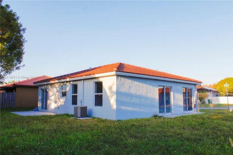 Casa en venta en Homestead, Florida, 3 dormitorios, 113.43 m2 № 1768303 - foto 12