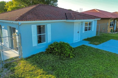 Casa en venta en Homestead, Florida, 3 dormitorios, 113.43 m2 № 1768303 - foto 9