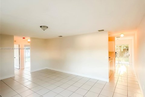 Casa en venta en Homestead, Florida, 3 dormitorios, 113.43 m2 № 1768303 - foto 19