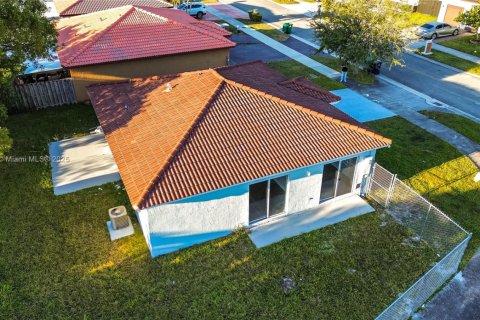 Casa en venta en Homestead, Florida, 3 dormitorios, 113.43 m2 № 1768303 - foto 7