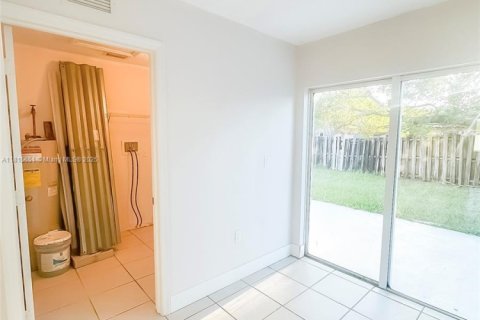 Casa en venta en Homestead, Florida, 3 dormitorios, 113.43 m2 № 1768303 - foto 24
