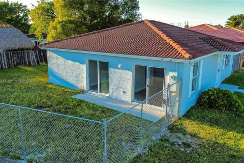 Casa en venta en Homestead, Florida, 3 dormitorios, 113.43 m2 № 1768303 - foto 8