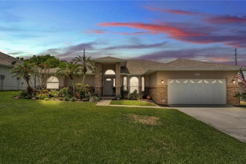 House in Lakeland, Florida 3 bedrooms, 192.49 sq.m. № 2353364