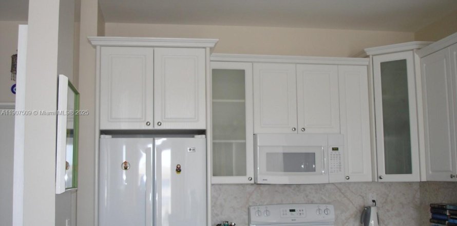 Кондоминиум с 1 спальней в Авентура, Флорида № 2012671