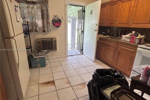 Casa en venta en Miami, Florida, 3 dormitorios, 112.88 m2 № 1946751 - foto 5
