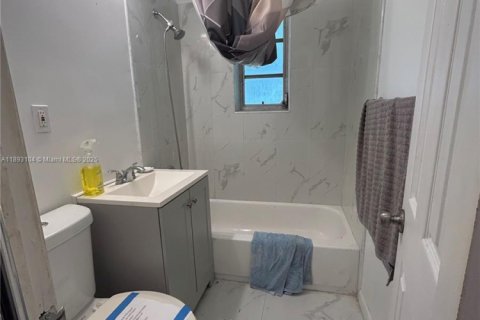 Casa en venta en Miami, Florida, 3 dormitorios, 112.88 m2 № 1946751 - foto 3