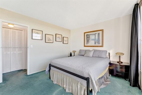 Condo in Pompano Beach, Florida, 2 bedrooms  № 1707147 - photo 17