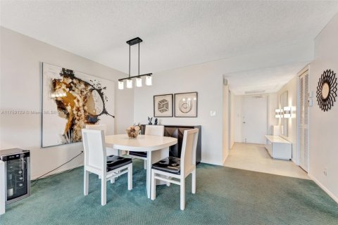 Condo in Pompano Beach, Florida, 2 bedrooms  № 1707147 - photo 6