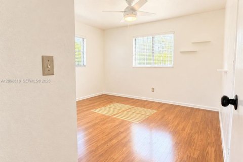 House in Sunrise, Florida 2 bedrooms, 105.17 sq.m. № 2399664 - photo 8
