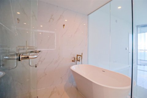 Condominio en alquiler en Miami, Florida, 4 dormitorios № 1993538 - foto 30