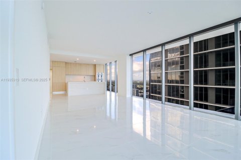Condominio en alquiler en Miami, Florida, 4 dormitorios № 1993538 - foto 15