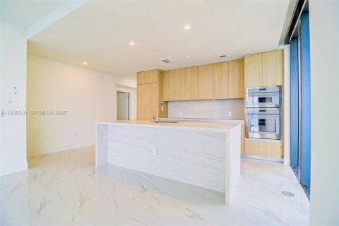 Condominio en alquiler en Miami, Florida, 4 dormitorios № 1993538 - foto 6