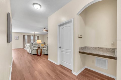 Casa en venta en Dover, Florida, 4 dormitorios, 213.4 m2 № 2303104 - foto 7