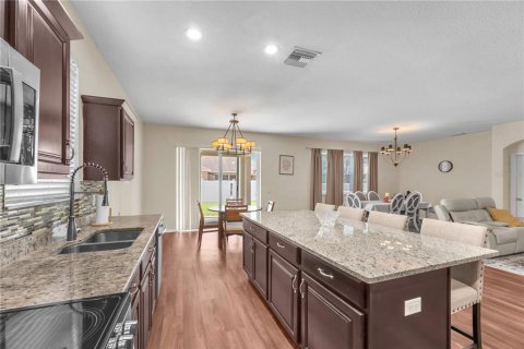 Casa en venta en Dover, Florida, 4 dormitorios, 213.4 m2 № 2303104 - foto 11