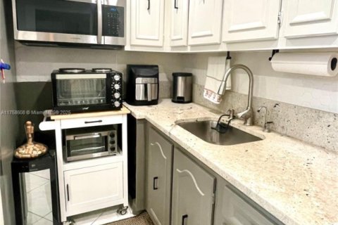 Condo in Boynton Beach, Florida, 1 bedroom  № 1505287 - photo 17