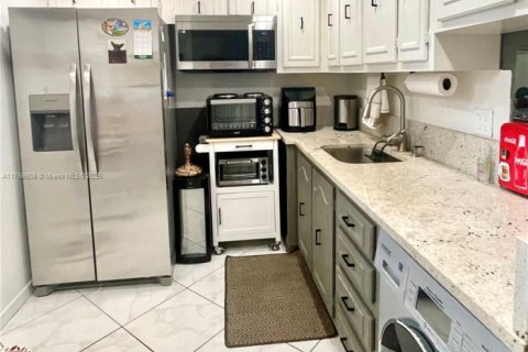 Condo in Boynton Beach, Florida, 1 bedroom  № 1505287 - photo 13
