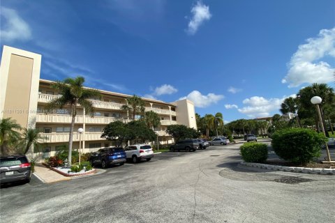 Copropriété à vendre à Coconut Creek, Floride: 1 chambre, 74.14 m2 № 1760850 - photo 27
