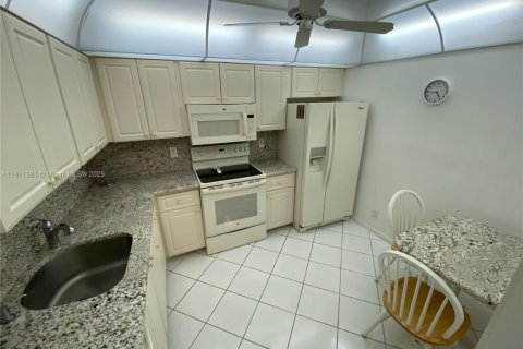 Copropriété à vendre à Coconut Creek, Floride: 1 chambre, 74.14 m2 № 1760850 - photo 9