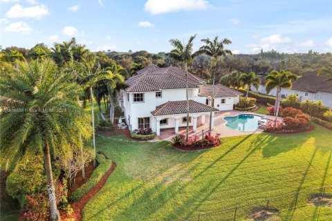 House in Davie, Florida 5 bedrooms, 443.52 sq.m. № 1475365 - photo 17