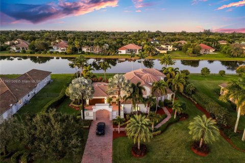 House in Davie, Florida 5 bedrooms, 443.52 sq.m. № 1475365 - photo 6
