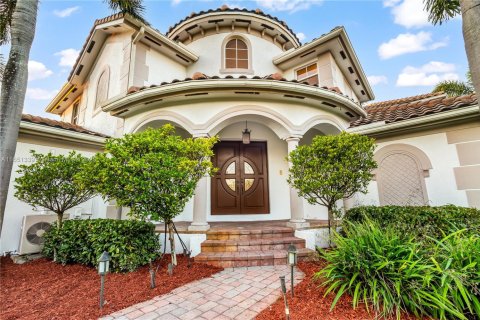 House in Davie, Florida 5 bedrooms, 443.52 sq.m. № 1475365 - photo 4