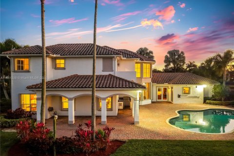 House in Davie, Florida 5 bedrooms, 443.52 sq.m. № 1475365 - photo 10