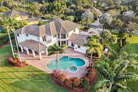 House in Davie, Florida 5 bedrooms, 443.52 sq.m. № 1475365 - photo 19