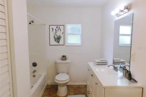 Immobilier commercial à vendre à Tampa, Floride: 3 chambres, 237.37 m2 № 2238569 - photo 29