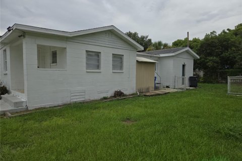 Immobilier commercial à vendre à Tampa, Floride: 3 chambres, 237.37 m2 № 2238569 - photo 2