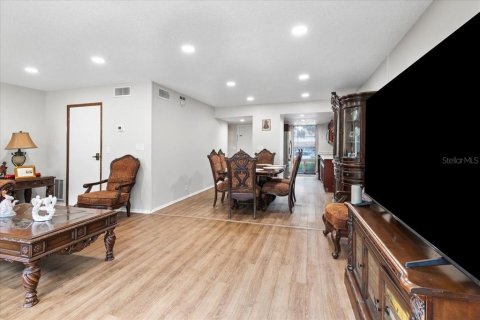 Купить таунхаус в Винтер-Спрингс, Флорида 8 комнат, 130.06м2, № 1893601 - фото 11