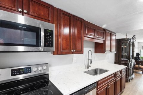 Купить таунхаус в Винтер-Спрингс, Флорида 8 комнат, 130.06м2, № 1893601 - фото 4