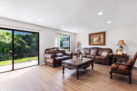 Купить таунхаус в Винтер-Спрингс, Флорида 8 комнат, 130.06м2, № 1893601 - фото 13