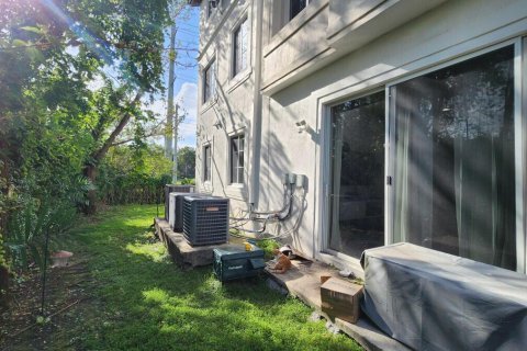 Touwnhouse à vendre à Miramar, Floride: 3 chambres, 132.48 m2 № 2173766 - photo 7