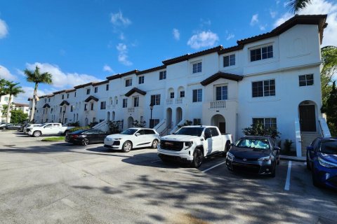 Touwnhouse à vendre à Miramar, Floride: 3 chambres, 132.48 m2 № 2173766 - photo 4