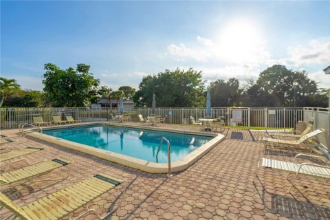 Condo in Plantation, Florida, 2 bedrooms  № 2032689 - photo 29