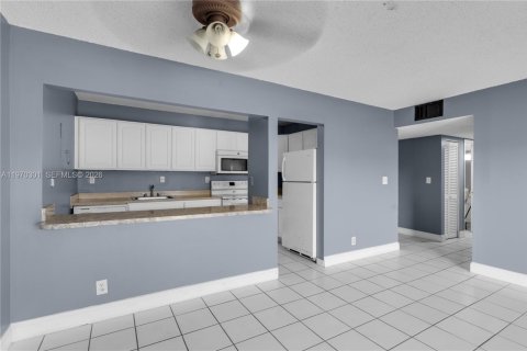 Condo in Plantation, Florida, 2 bedrooms  № 2032689 - photo 7