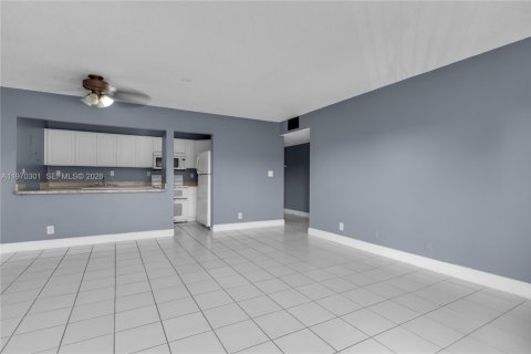 Condo in Plantation, Florida, 2 bedrooms  № 2032689 - photo 6
