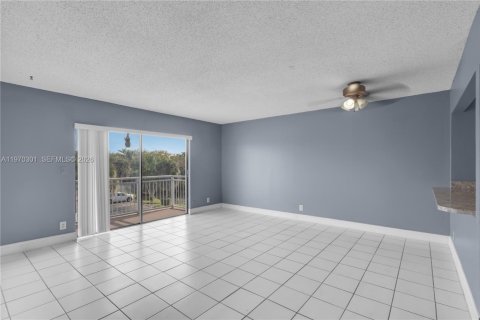 Condo in Plantation, Florida, 2 bedrooms  № 2032689 - photo 5