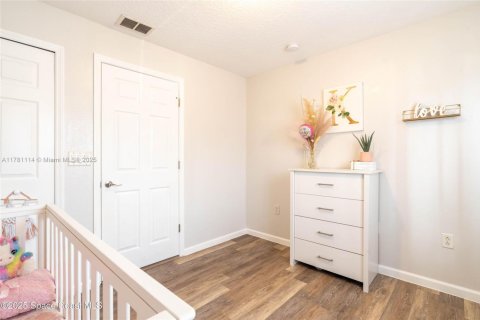 Townhouse in Titusville, Florida 3 bedrooms № 1698654 - photo 12