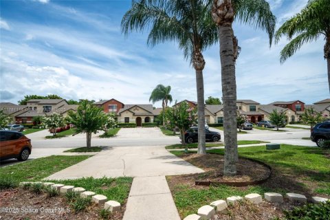 Townhouse in Titusville, Florida 3 bedrooms № 1698654 - photo 3