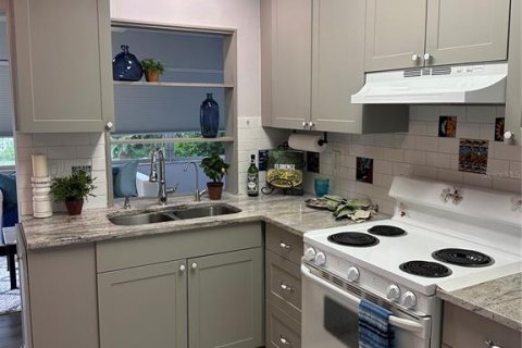House in Pinellas Park, Florida 2 bedrooms, 99.68 sq.m. № 1201525 - photo 9