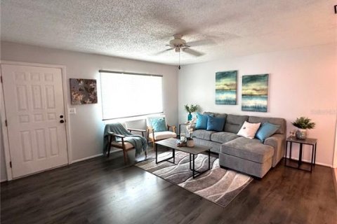 House in Pinellas Park, Florida 2 bedrooms, 99.68 sq.m. № 1201525 - photo 6