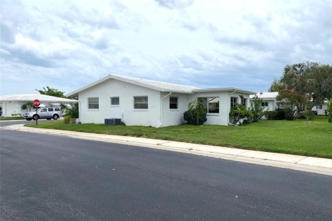 House in Pinellas Park, Florida 2 bedrooms, 99.68 sq.m. № 1201525 - photo 3