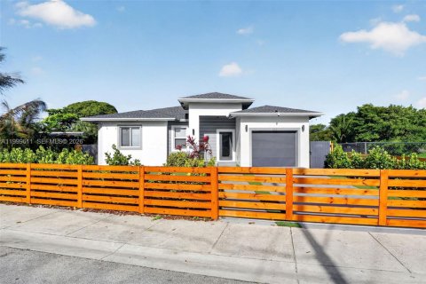 House in Fort Lauderdale, Florida 3 bedrooms, 124.67 sq.m. № 2067512 - photo 10